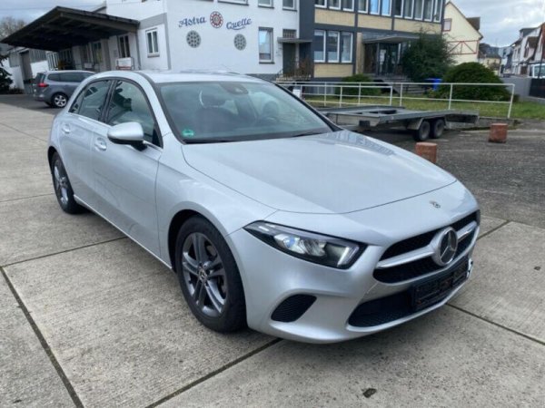 Mercedes Benz A160 1.3 benzină, 109 CP, Style, 2019, 7800 km